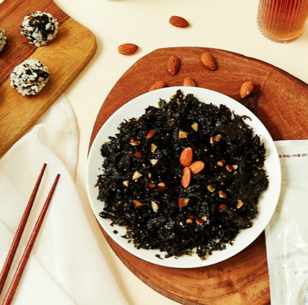 A dish with seaweed flakes - Korean seaweed-flakes almond topping